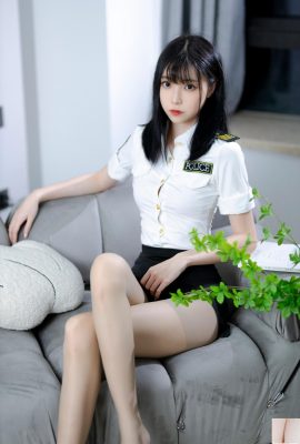 Die verführerischen langen Beine von Xu Lans LAN „White Uniform“ machen sie immer gereizter (40P)