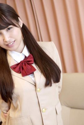 (Azusa Onuki) Die Erfahrung einer schönen alten Frau in JK-Uniform (25P)