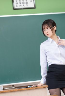 [けんけん] Das verführerische Outfit der Lehrerin in schwarzen Strümpfen ist unerträglich und so eklig (62P)