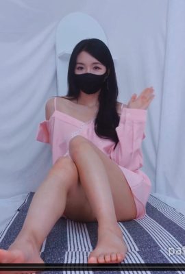 Koreanisches Fernsehmädchen – Brüste (47P)