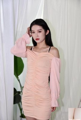 Ein seltenes privates Fotoshooting eines zarten und schönen chinesischen Models mit kleinen Brüsten – der kleinen Vivian Hsu (54P)