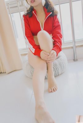 (Mei Mei-Fotoalbum) Mandelrote Sportbekleidung eines Internet-Promi-Mädchens (68P)