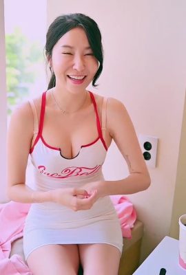 Koreanisches Model Jena.sis – Videosammlung (zeigt transparente Höschen beim Essen in einem Restaurant) (107P)
