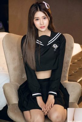 Das süße Schulmädchen Xinyi trägt eine Schuluniform und hat runde und schöne Brüste, die ich berühren möchte (65P)