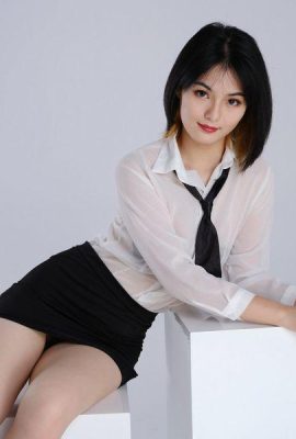 Eine Studioaufnahme eines hübschen chinesischen Models mit frischen kurzen Haaren und schönen Kurven und einem Körper aus natürlicher Jade – Xiaoyu (33P)