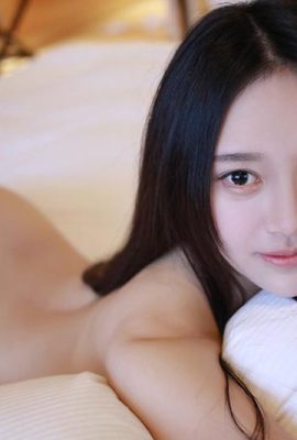 Das hellhäutige Gesäß des sexy und glamourösen Mädchens Tang Qier ist ein Blickfang (24P)