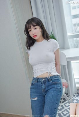 Molliges koreanisches schönes Mädchen-Model enthüllt verführerisches Foto auf Sofa – Sohn Ye-eun (31P)