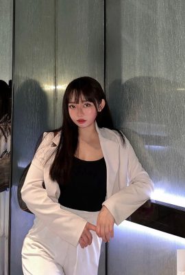 Das heiße Mädchen „Zhan Zhuzhu“ hat so auffällige Brüste, dass sie so heiß ist, dass sie so attraktiv ist (10P)