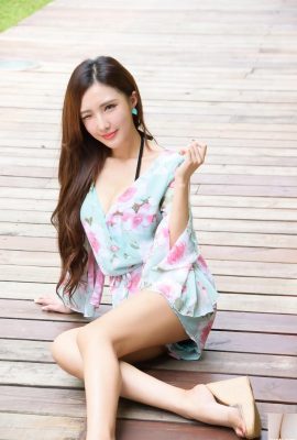 Schönes Model Zhao Yun, hellhäutig, schöne Brüste, schlanke Beine, sexy Outdoor-Foto (43P)