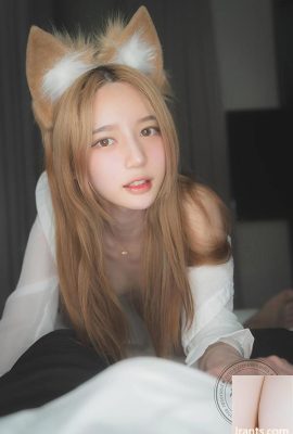 Die koreanische Schönheit Yeha verwandelt sich in eine hübsche kleine Freundin mit Fuchsohren (36P)