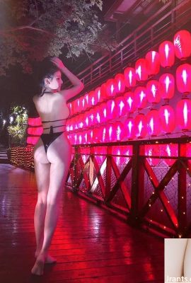 Das heiße Model Huo Xuan arbeitet als Köchin in superkurzen Hotpants und entblößt beim Kochen ihr Gesäß (27P)