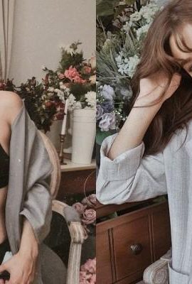 Die taiwanesisch-russische Göttin „Joanna“ trägt einen Bikini und zeigt ihre perfekten „großen Brüste, ihren süßen Hintern und ihre Westenlinie“ (35P)