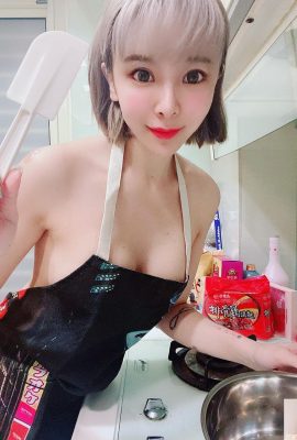 Sexy kleine Köchin „Arashi Ji Xiaolan“ nackte Schürze mit seitlichen Brüsten (10P)