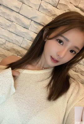 Das heiße Mädchen „Lin Sha“ ist so heiß und stolz, dass ihre schönen Brüste in vollem Gange sind und man nicht anders kann, als es anzusehen (10P)