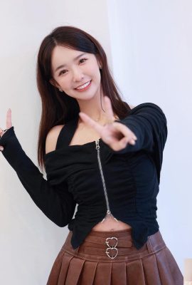 Das heiße Mädchen „Zhang Yahan“ hat ein süßes Aussehen und eine heiße Figur. Fans sahen sich Dongmo Tiao (10P) an.