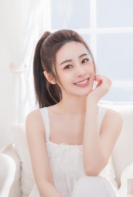 Die hübsche Sängerin „Zhang Yunong“ hat ein außergewöhnliches Temperament und nur ein Blick in ihre Augen reicht aus, um Menschen zu verführen (10P)