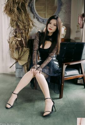 (Extrakapitel Schöne Beine) Langbeiniges Beauty-Model Xiaoxiao in Lederjacke, Strapsrock, High Heels und schönen Beinen (103P)