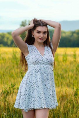 (Femjoy) 17. August 2024 – Julia K – Im Feld (80P)