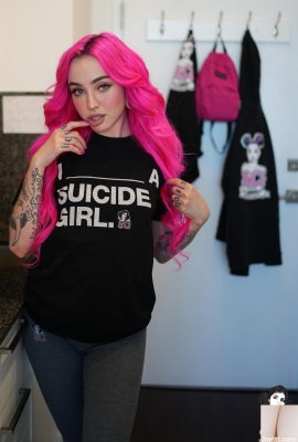 (Suicide Girls) 17. Mai 2023 – Aveda – Mein eigener Sommer (43P)