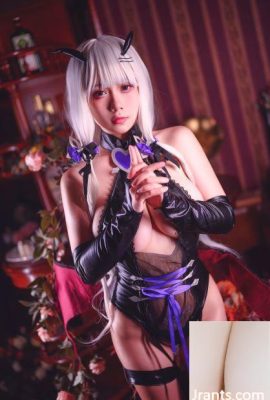 (Coser) Doom 787 – Azur Lane „Glorious Succubus“ (40P)