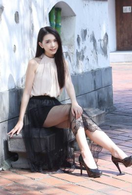 (Extrakapitel über schöne Beine) Das langbeinige Beauty-Model Lin Yihan hat wunderschöne Beine in einem transparenten Spitzenkleid mit High Heels (63P)