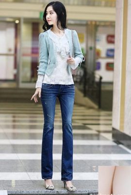 Das begeisterte Jeans-Girl-Jin Yaran (51P)