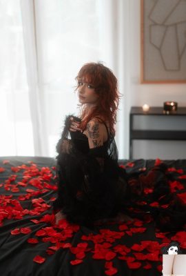 (Suicide Girls) 20. Januar 2025 -Catfois -Reißzähne und Rosen (48p)