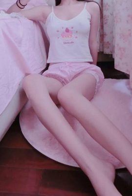 (Kaninchen spielt mit Filmen) – dieser Zeh (14p)