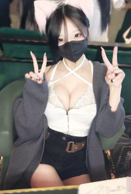 „Rain Fox Yuhuhu“ Mädchen nebenan hat große Augen und voller Elektrizität (24p)