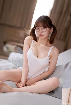 Oo Miyu: Als sie zu ihrem Elternhaus zurückkehrt, trifft sie wieder ihre einfache Klassenkameradin … ihre großen, unsichtbaren Brüste sind so erotisch … (27p)