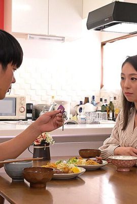 Tadokoro Yuri: Eine schöne perverse Frau, die heimlich Sex mit anderen filmt, um ihrem Ehemann Tadokoro Yuri (21p) zu gefallen