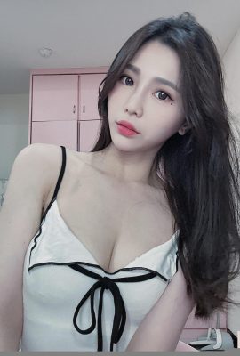 „Zhuzhu“ ist so schlank und schlank und schlank und wird heißer, je mehr Sie sich ansehen (16p)