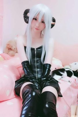 (Dumm) kleiner teuflischer Lederkleidung! (56p)