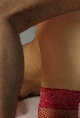 Ein solches junges Mädchen ist so gut darin, eine Muschi zu haben, dass sie so pervers (15p) ist