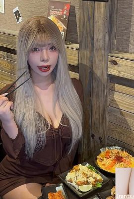 Sexy Model „33“ sieht es an und lässt die Menschen ein wenig elend fühlen (10p)