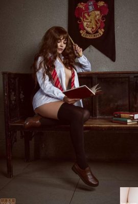 (Kalinka Fox) Hermine Granger (40p)
