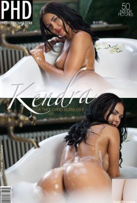 (Photodromm.com) (2016-04-18) Kendra-Tausend Bubbles II