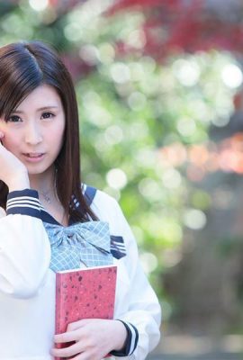 Hervorragende Schauspielfähigkeiten, manchmal ein studentisches Mädchen, manchmal eine Frau, verschiedene Stile, gleiche Versuchung (16p)