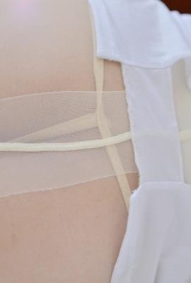 (Legku-Foto) Nr. 022 Ausgabe von Langbeinmädchen mit weißen Strümpfen (34p)