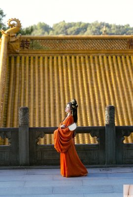 Guan Yuqing an der Wand (22p