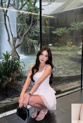 Große Augen sind wild und schwielig t-misktuitiv Ngel Chin „Niemand kann den Charme aufhalten (11p)