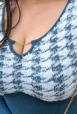 Eine unzüchtige reife Frau mit einem wunderbaren Körper mit riesigen Brüsten Erotischen Hintern rasierte Muschi mit drei Merkmalen lol Was für ein unempfindliches … (21p)
