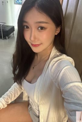 Die pralle Oberweite und die sexy Figur von „Butterfly“ sind in jedem Moment atemberaubend (10P)