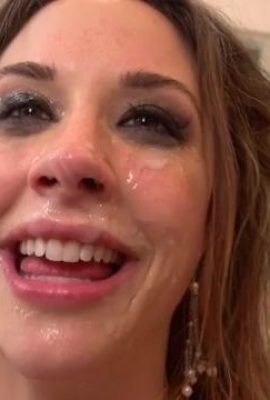 Die ultimative nuttige Schönheit, ihre Muschi bietet Platz für zwei Schwänze und beide Löcher können gleichzeitig penetriert werden (44P)