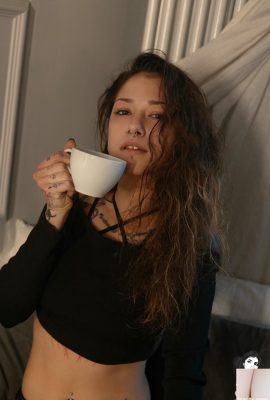 (Suicide Girls) 22. Juli 2025 – Streegatto – Letzte Wärme des Jahres (42P)