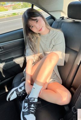 „Yellow Halo Needle“ sieht aus + perfekte Figur, die grundlegende Comic-Heldin aus dem echten Leben (10P)