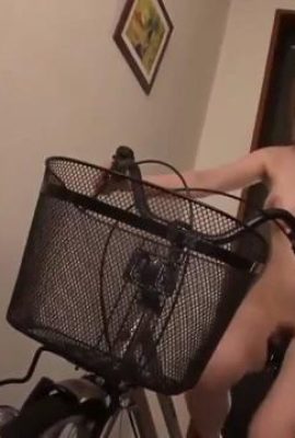 Nackter Nachhilfelehrer, wenn du in der Prüfung gut abschneidest, lass dich von der ganzen Familie zusammen ficken (49P)