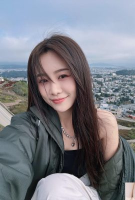 „Tanya Ruotong“s wunderschönes Gesicht im Spiegel ist sehr sinnlich und voller Liebe (10P)