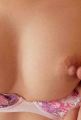 Die ultimative, hochaussehende Schönheit auf SSS-Niveau mit langen Beinen, knackigem Hintern und wunderschönen Brüsten ist wirklich eine lebensgefährliche Schönheit (18P)