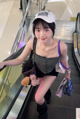 „Lee Eun-hee“ ist sowohl süß als auch sexy, mit einer kleinen Figur, die sehr attraktiv ist (10P)